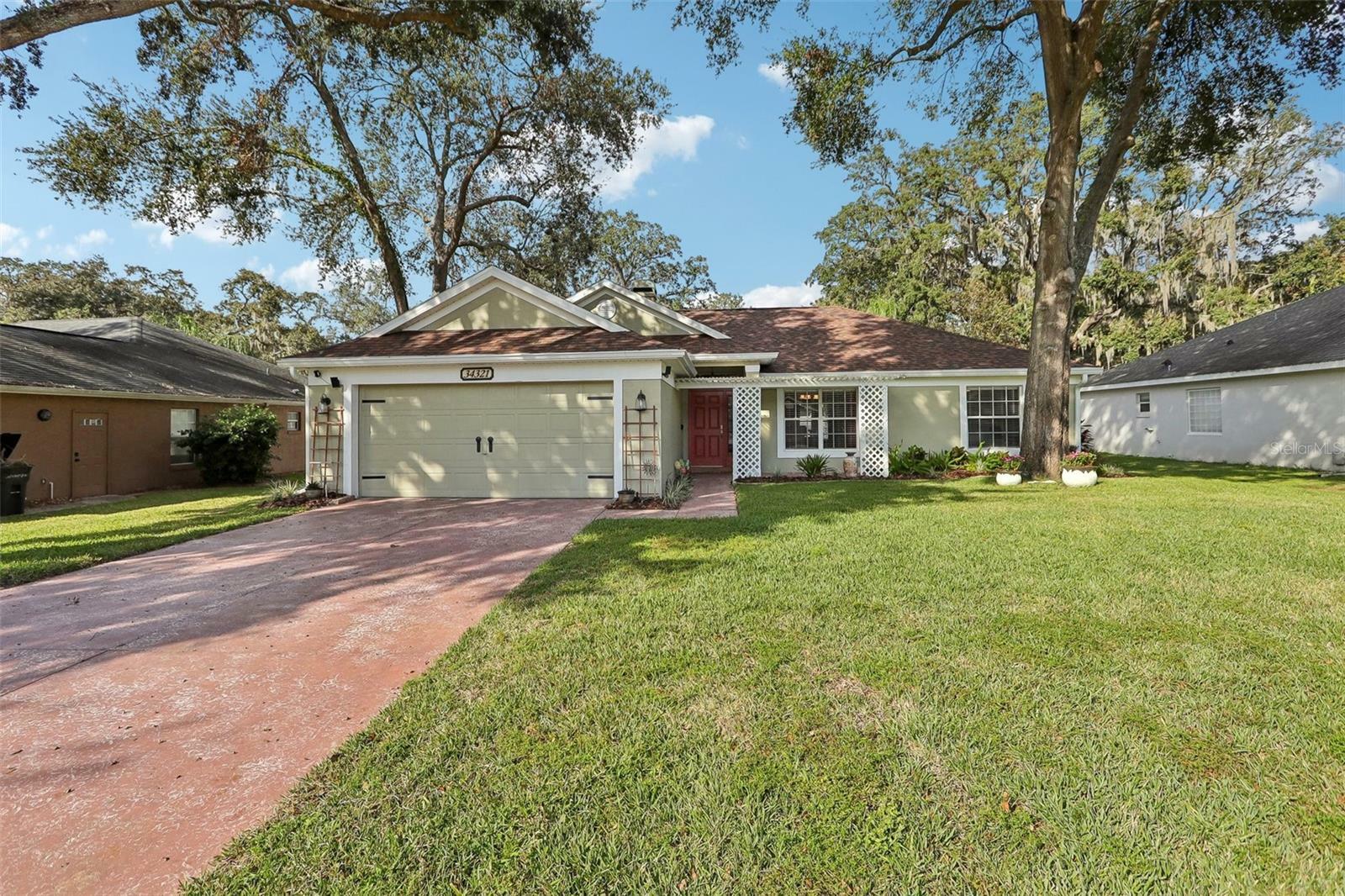 Property Photo:  34321 Shadewood Circle  FL 34788 