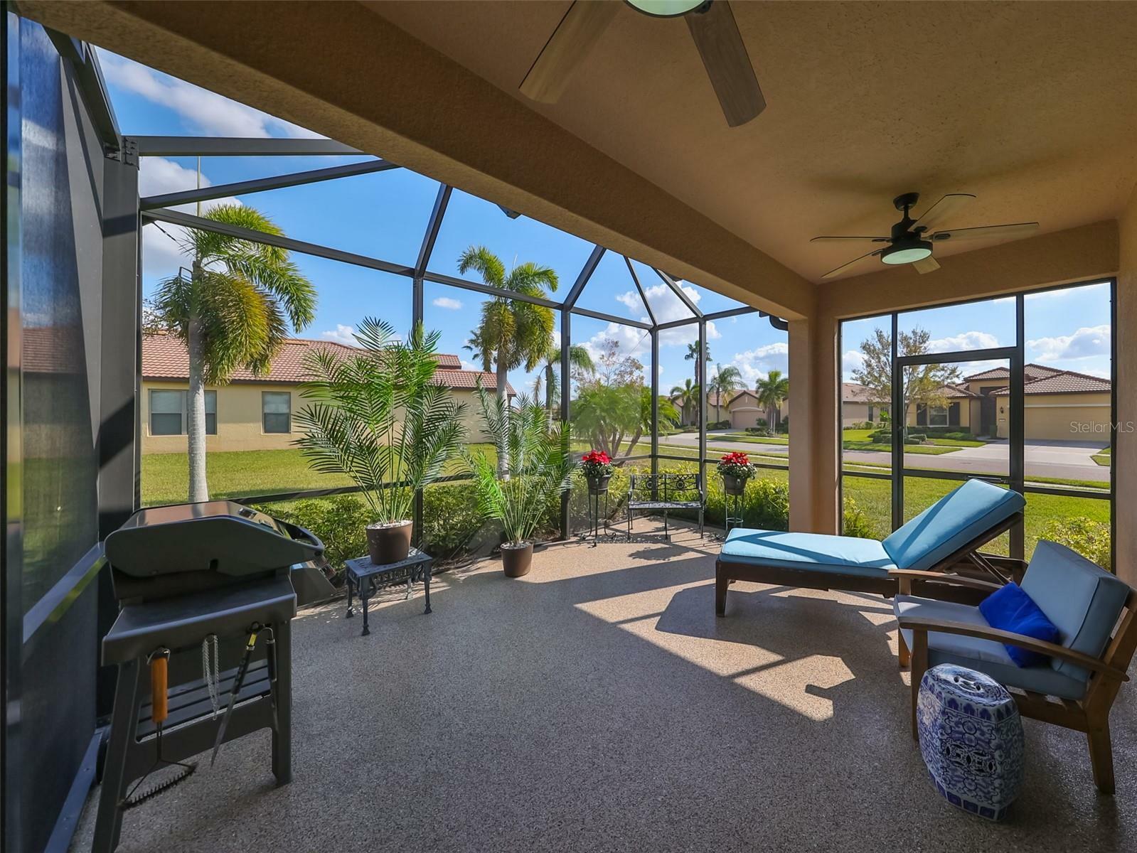 Property Photo:  377 Cedar Falls Drive  FL 33572 