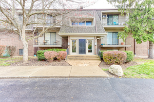 138 E Bailey Road B  Naperville IL 60565 photo