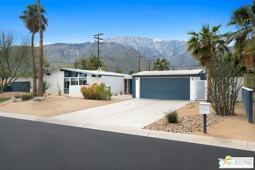 Property Photo:  2845 E Wyman Drive  CA 92262 