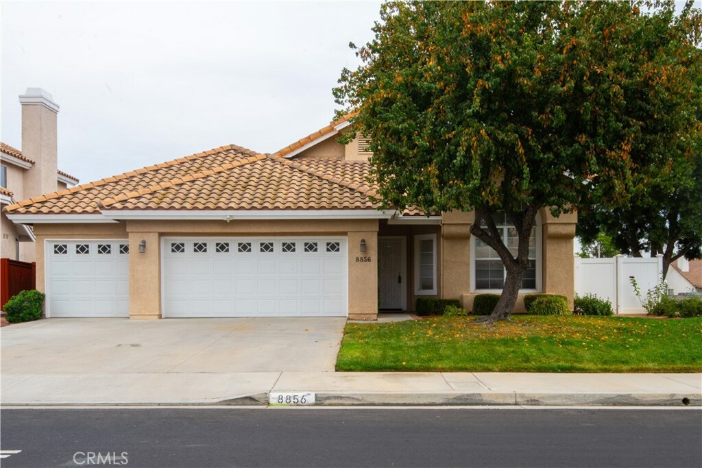 Property Photo:  8856 Mesa Oak Drive  CA 92508 