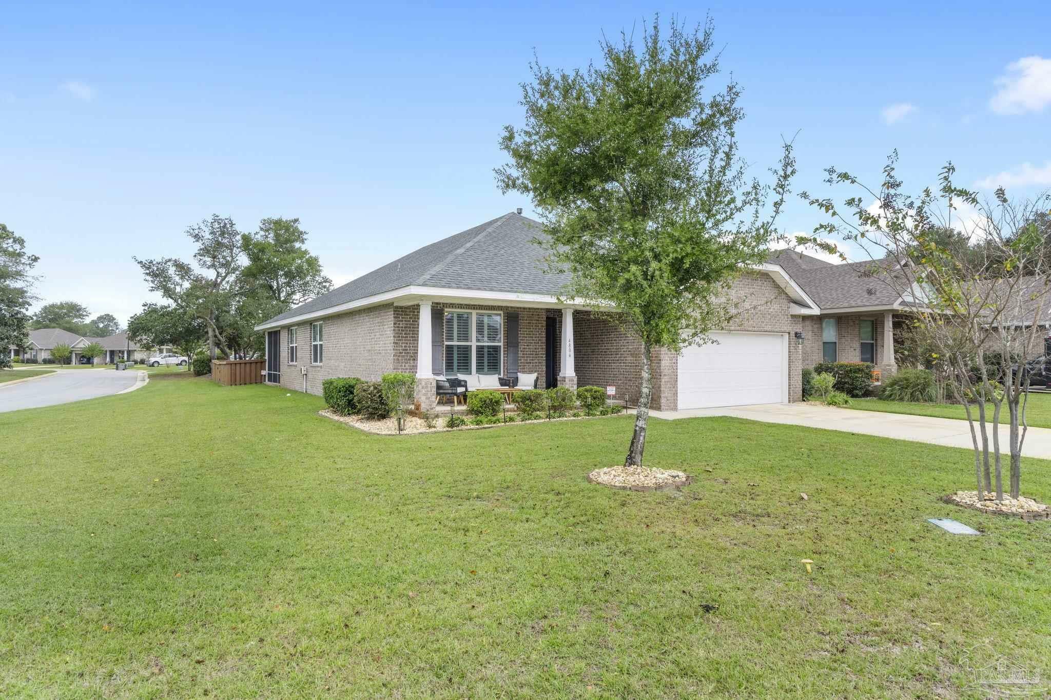 Property Photo:  4804 Fish Hawk Ct  FL 32507 