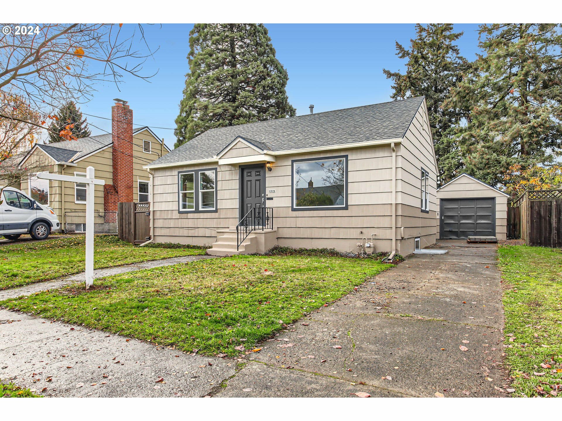 Property Photo:  1315 NE 80th Ave  OR 97213 