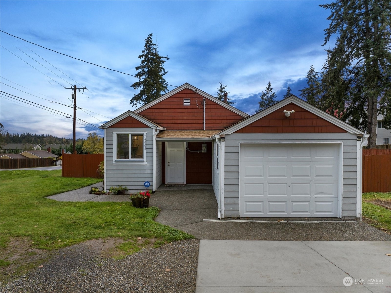 Property Photo:  24008  Meridian Avenue S  WA 98021 