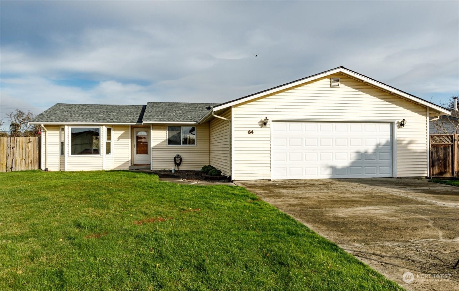 64 SW Bainbridge Lane  Coupeville WA 98239 photo