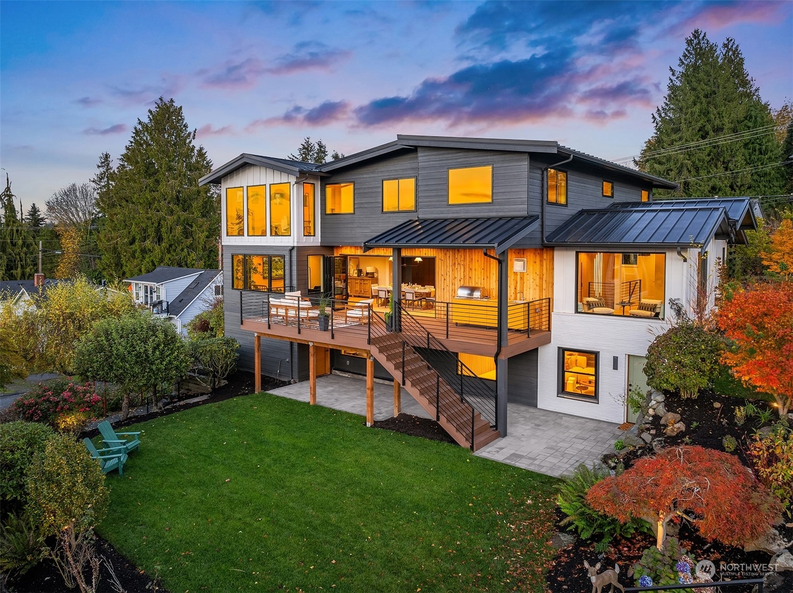 Property Photo:  855 Dayton Street  WA 98020 