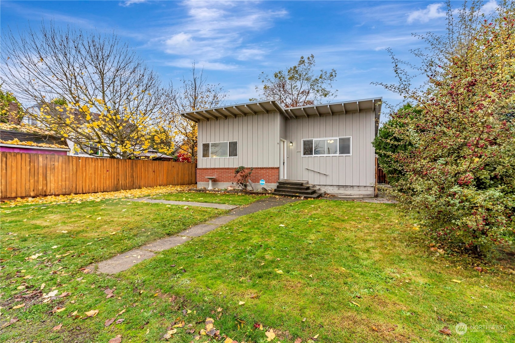 Property Photo:  722 E 55th St  WA 98404 