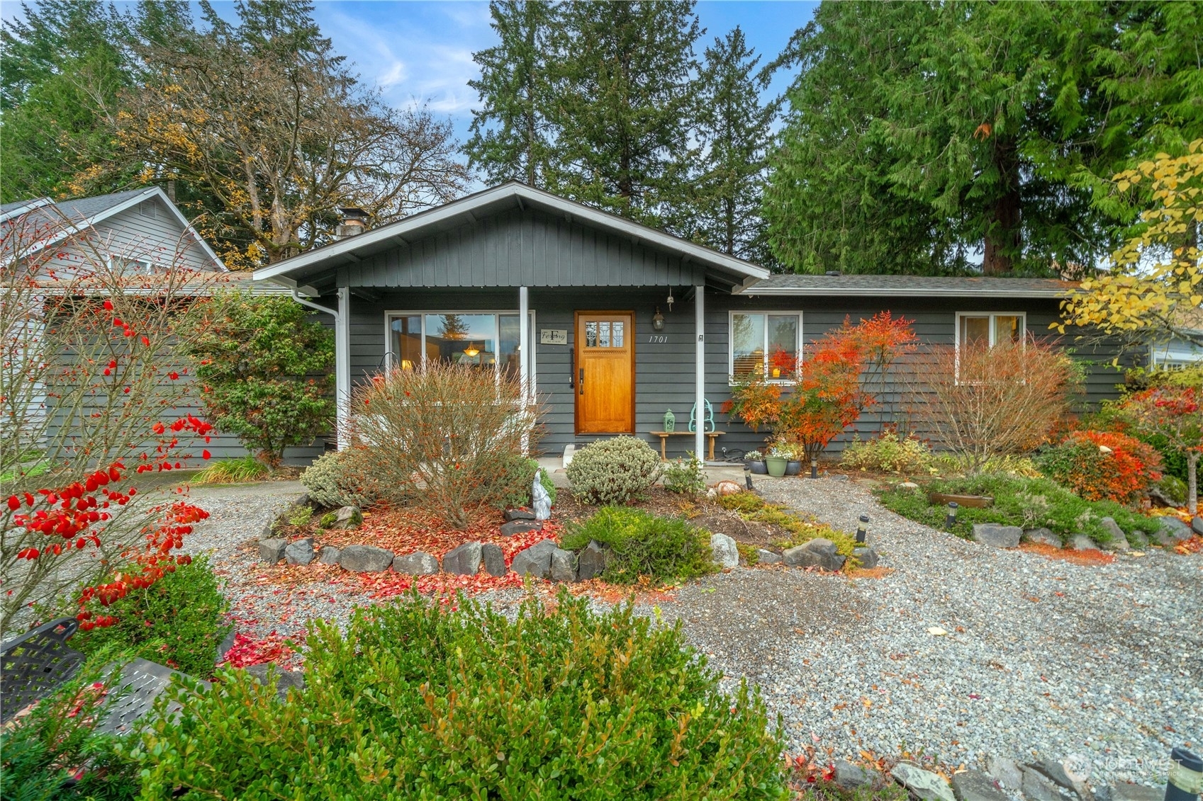 Property Photo:  1701 35th Street SE  WA 98002 