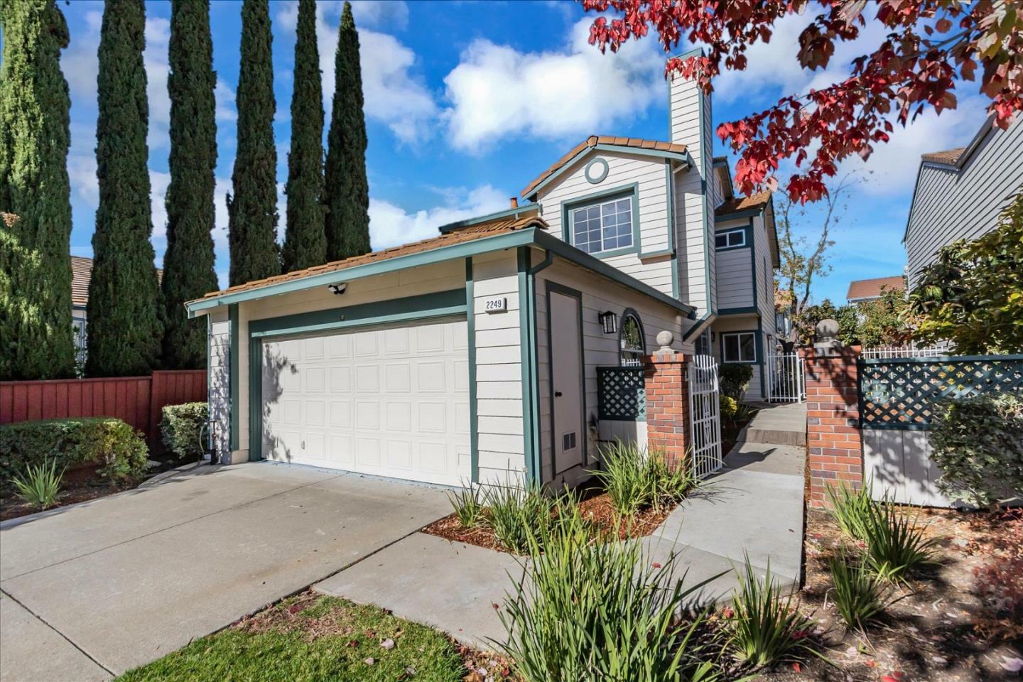 Property Photo:  2249 Farmcrest Street  CA 95035 