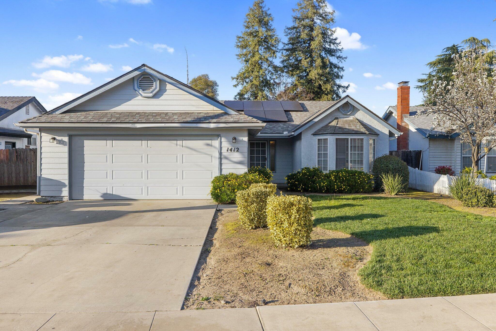 Property Photo:  1412 E Prospect Avenue  CA 93292 