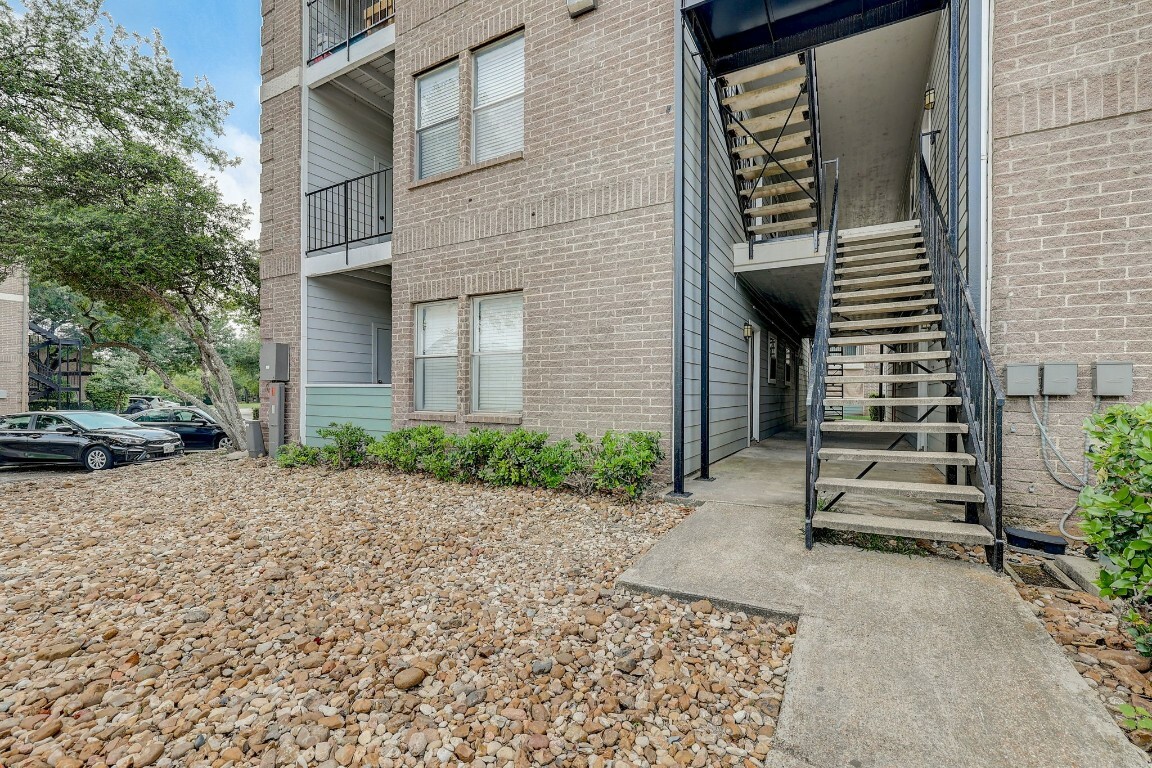 Property Photo:  12166 Metric Boulevard 122  TX 78758 