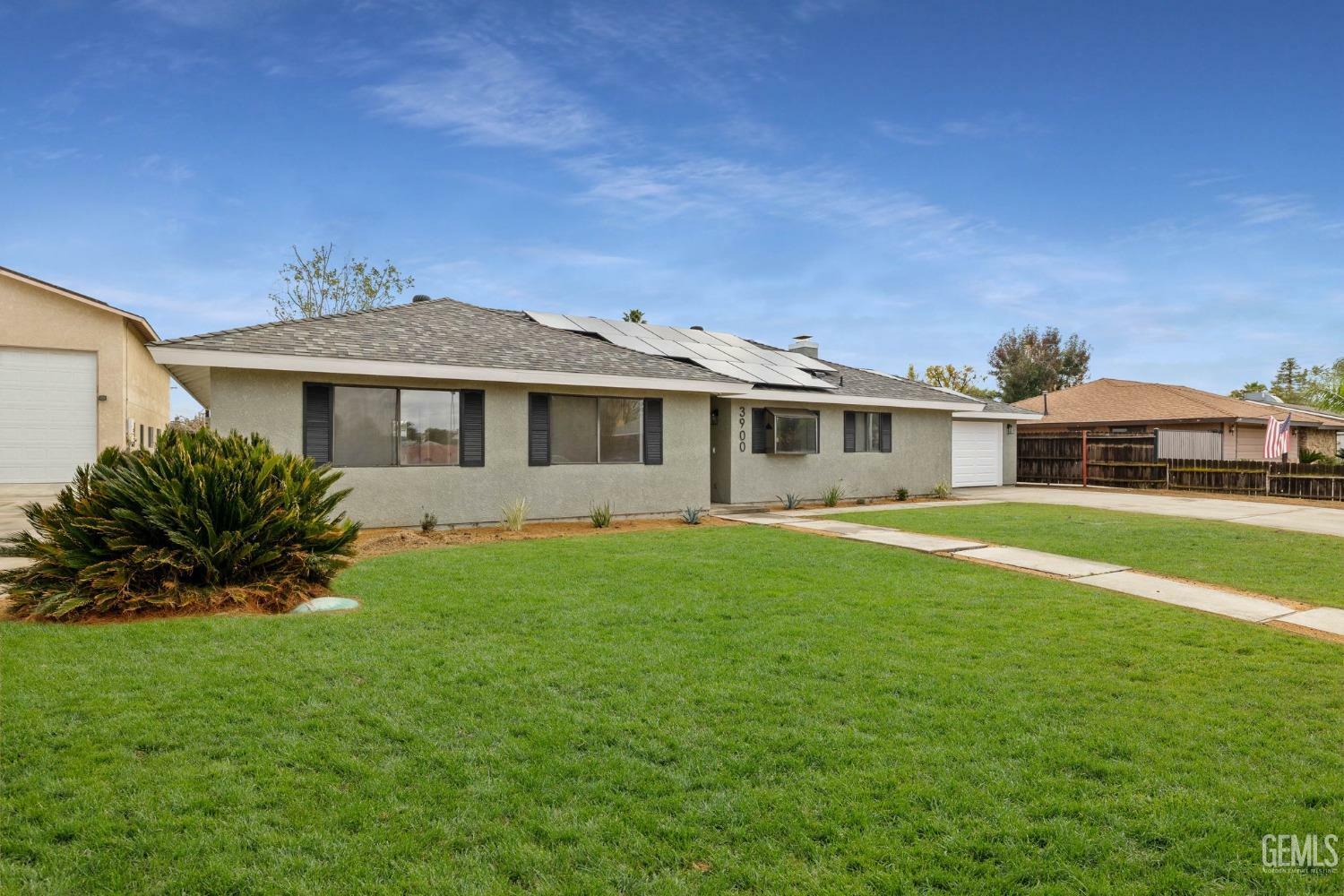 Property Photo:  3900 Eden Street  CA 93312 