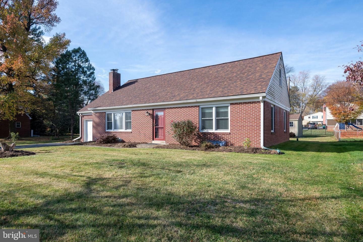 Property Photo:  716 Farmingdale Road  PA 17603 