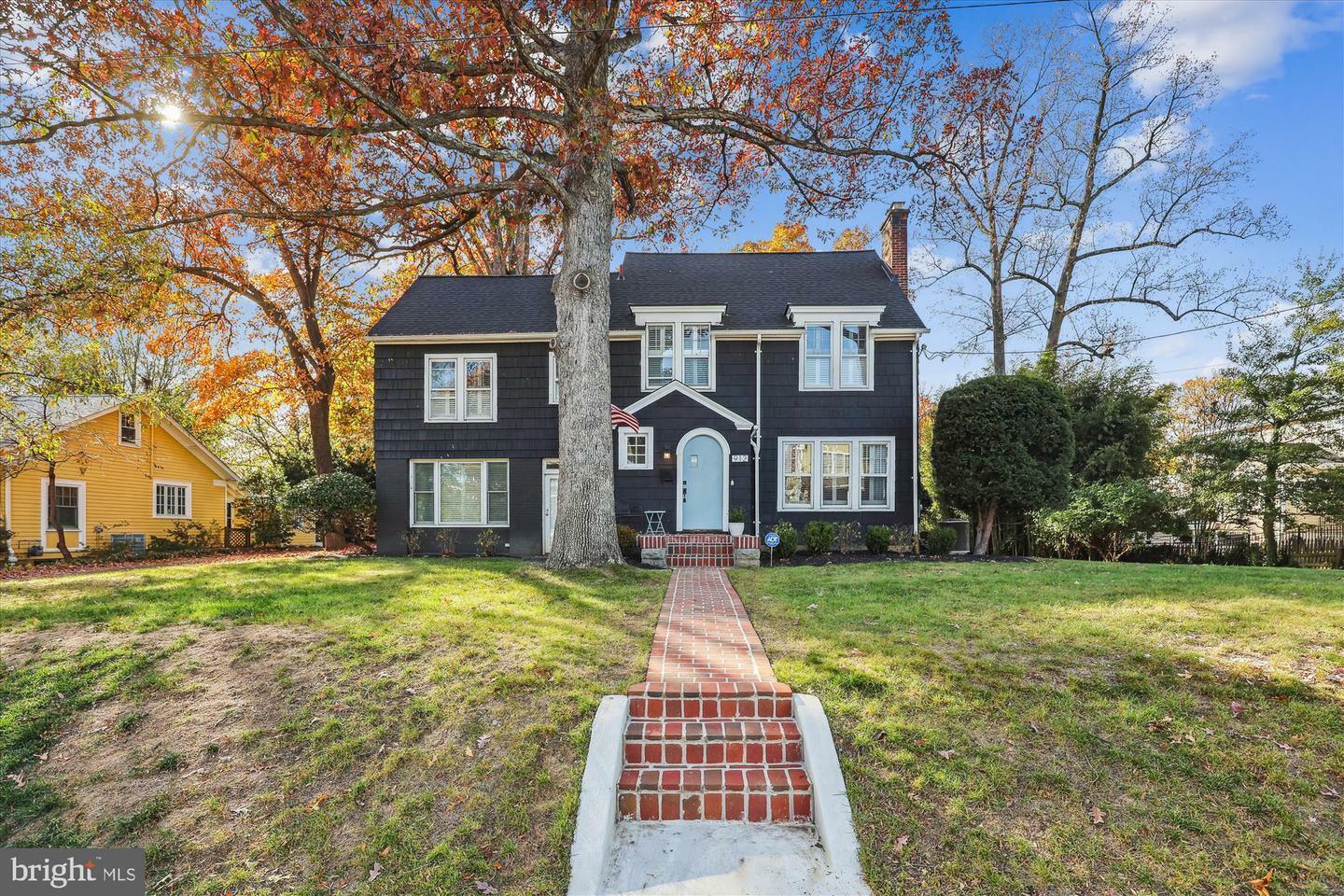 912 S Quincy Street  Arlington VA 22204 photo
