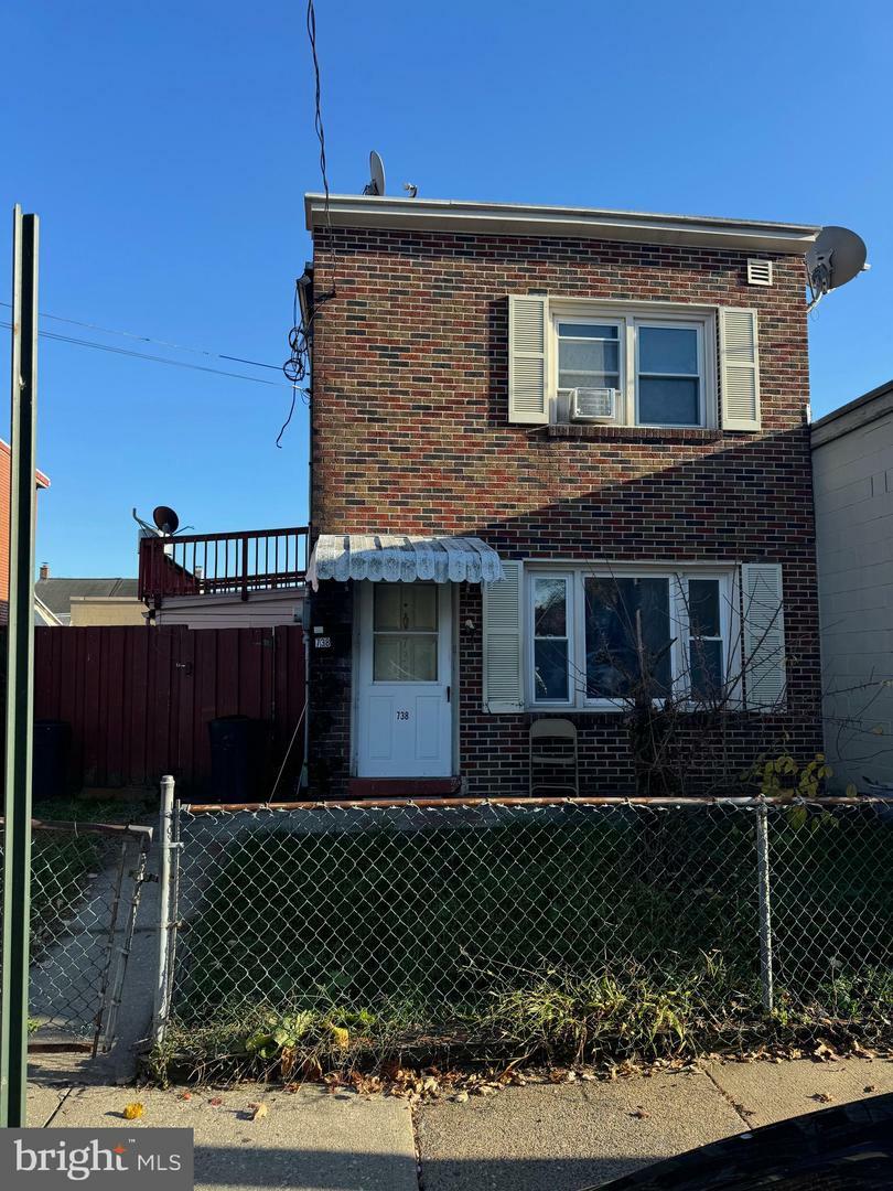 Property Photo:  738 Poplar Street  PA 17603 