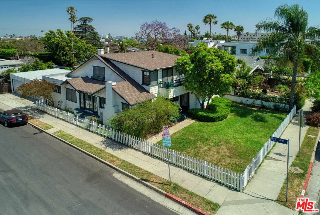 1556  N Curson Ave  Los Angeles CA 90046 photo