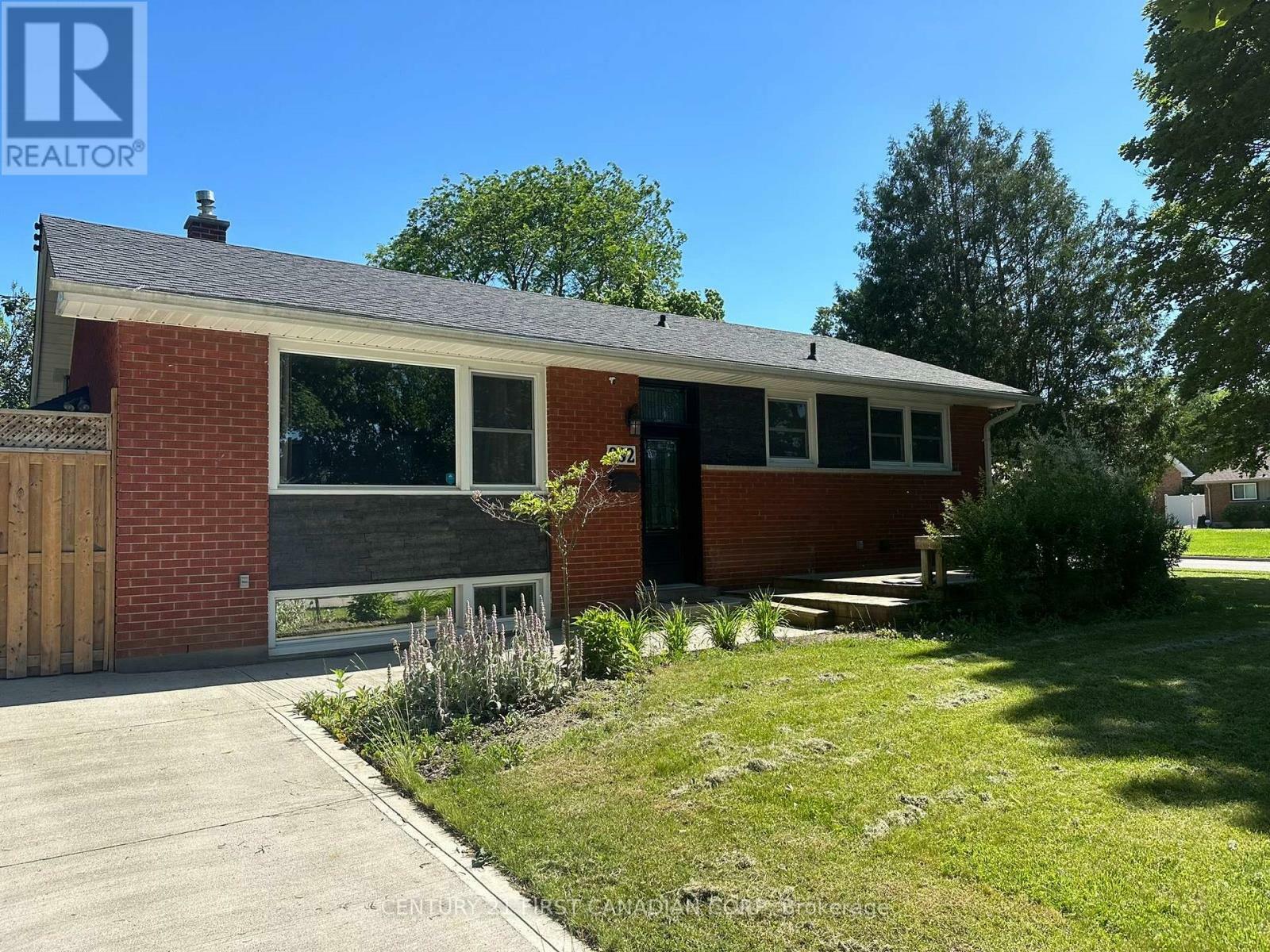 Photo de la propriété:  292 Auburn Avenue  ON N6J 3K9 