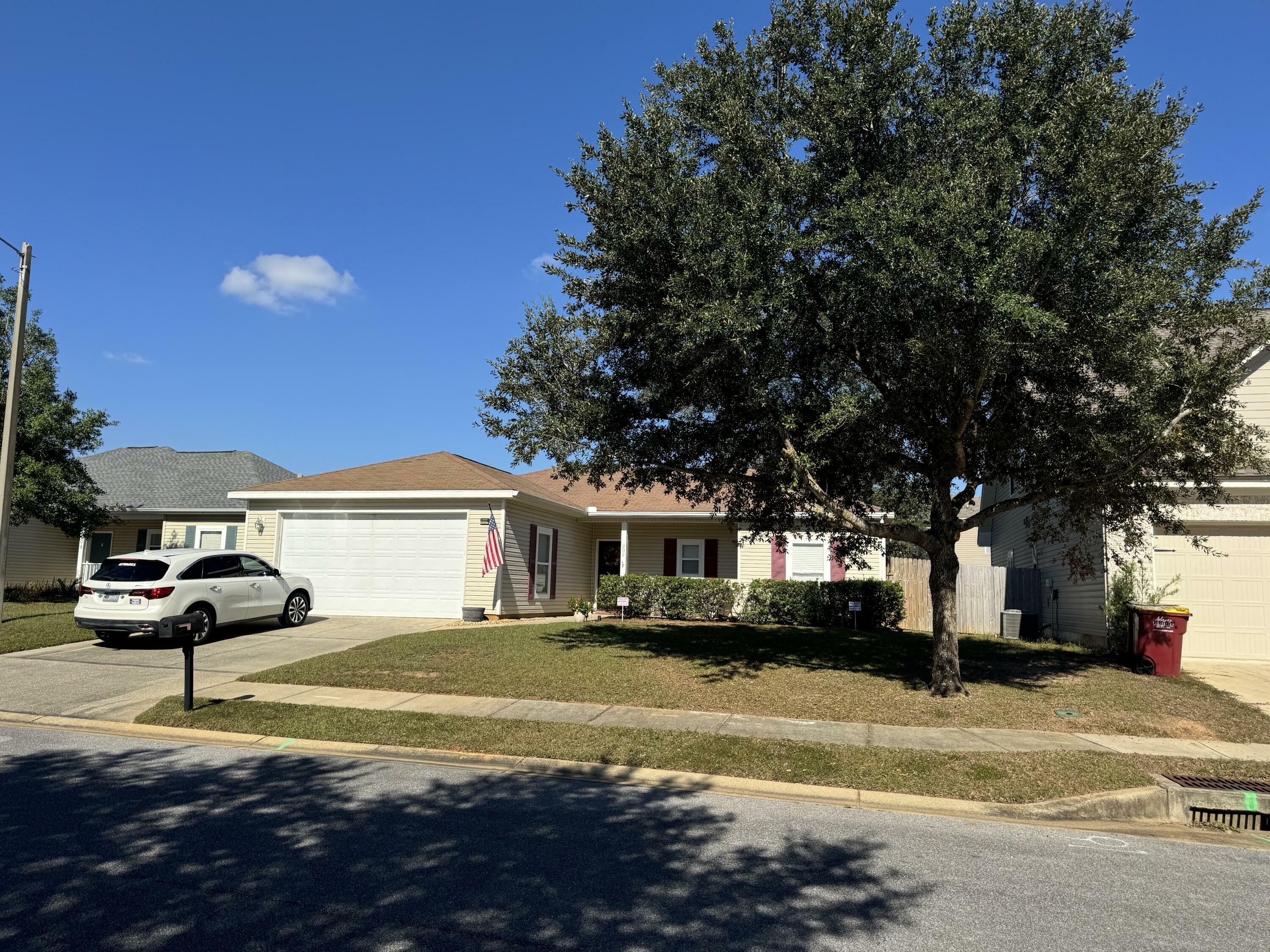 Property Photo:  202 Ladue Avenue  FL 32539 