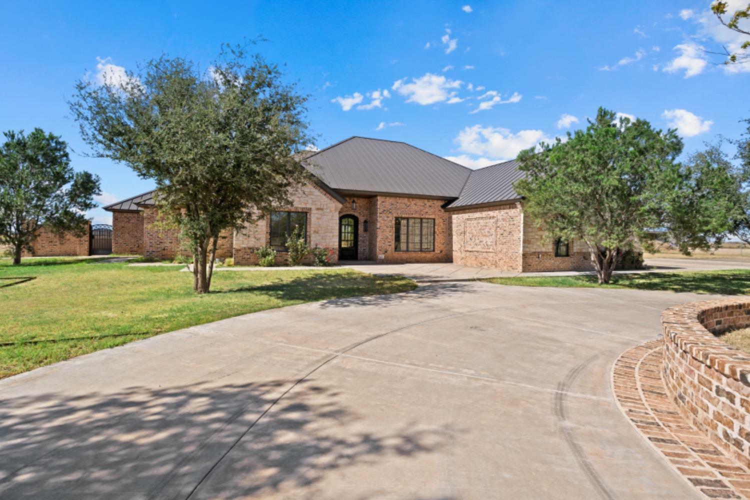 Property Photo:  7901 N County Road 2140  TX 79415 