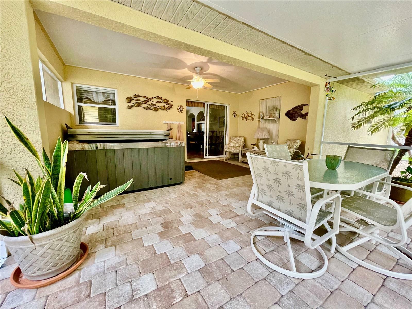 Property Photo:  7339 Cameo Circle  FL 34291 