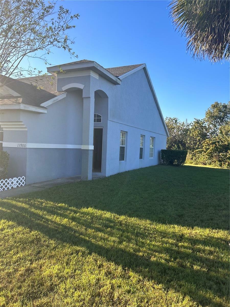 Property Photo:  13900 Corrine Key Place  FL 32824 