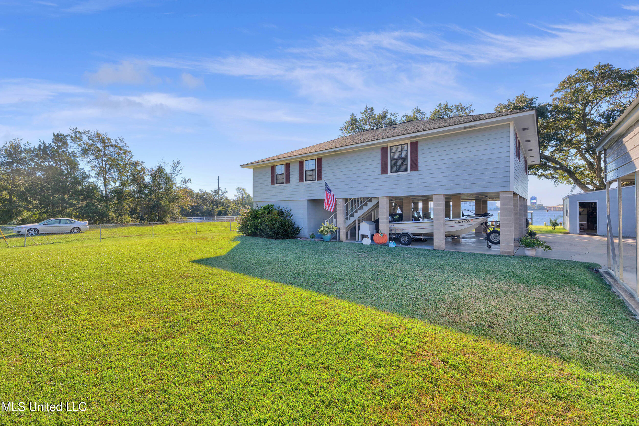 Property Photo:  3323 Bay Shore Drive  MS 39540 