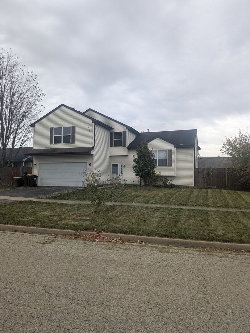 Property Photo:  714 Casey Lane  IL 60033 