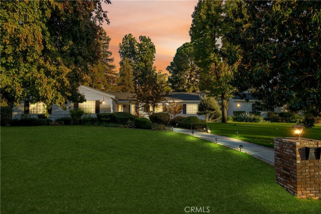 Property Photo:  4201 Flintridge Drive  CA 93306 