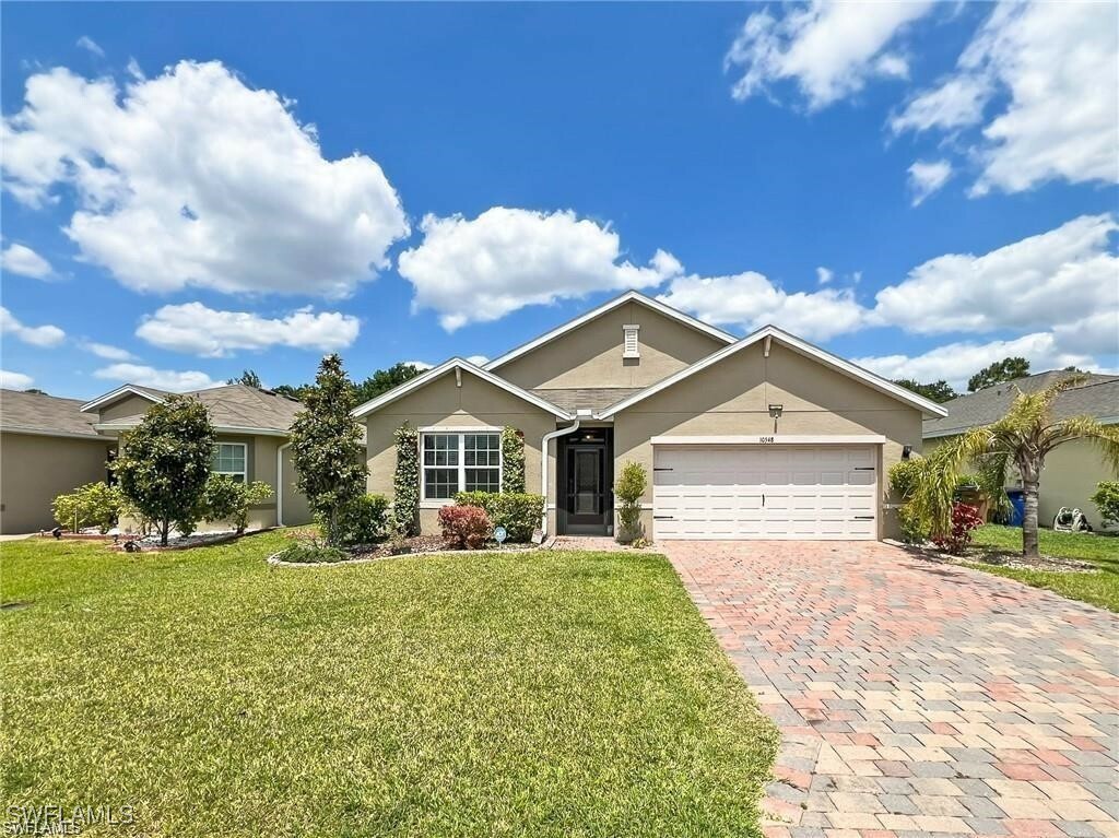 Property Photo:  10548 Canal Brook Lane  FL 33936 