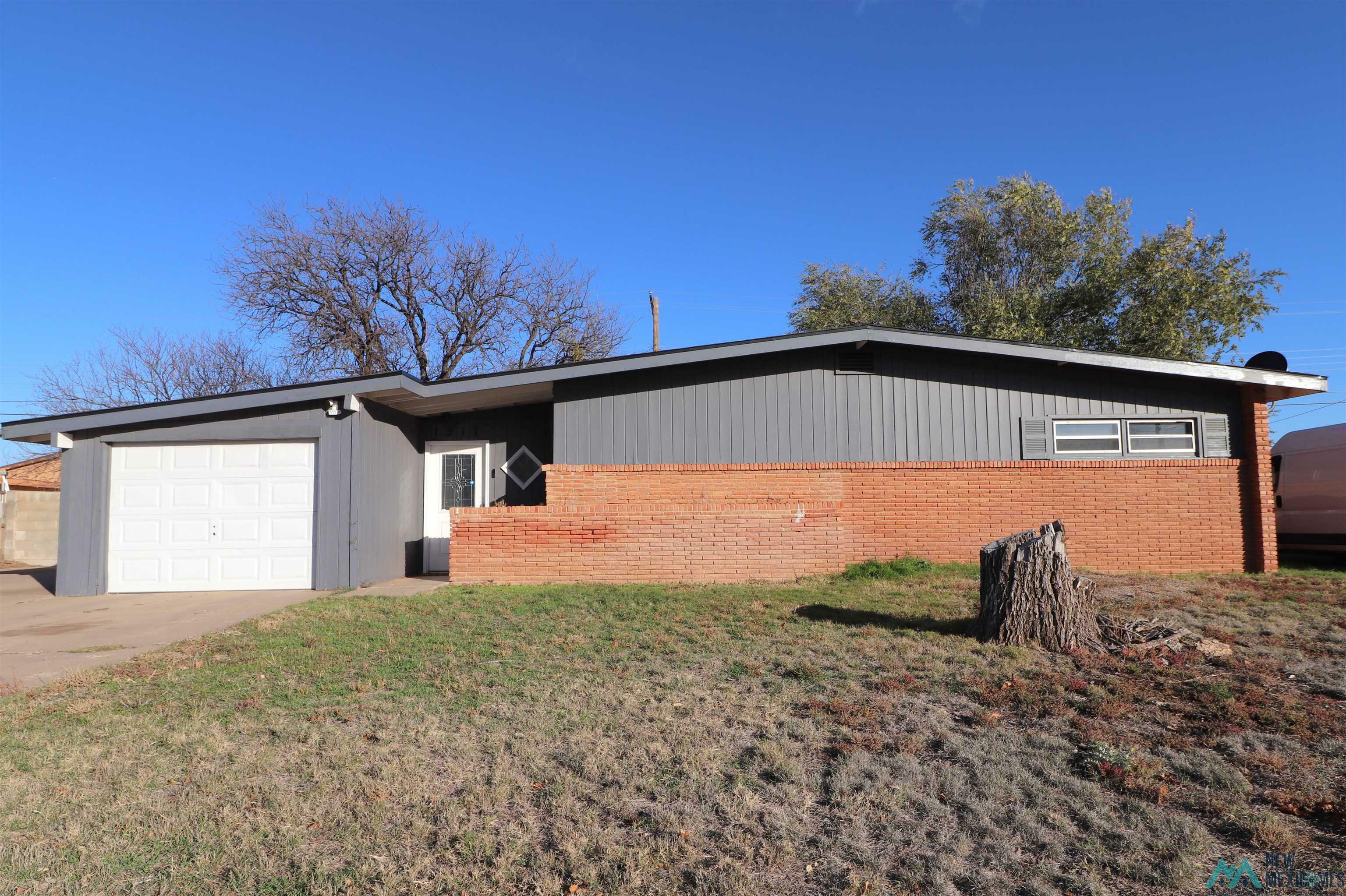 Property Photo: 1517 N Reid Street NM 88101
