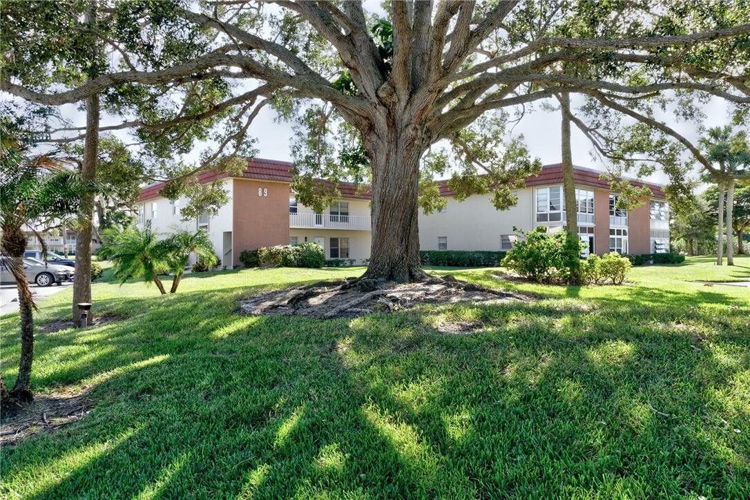 Property Photo:  89 Crooked Tree Lane 207  FL 32962 