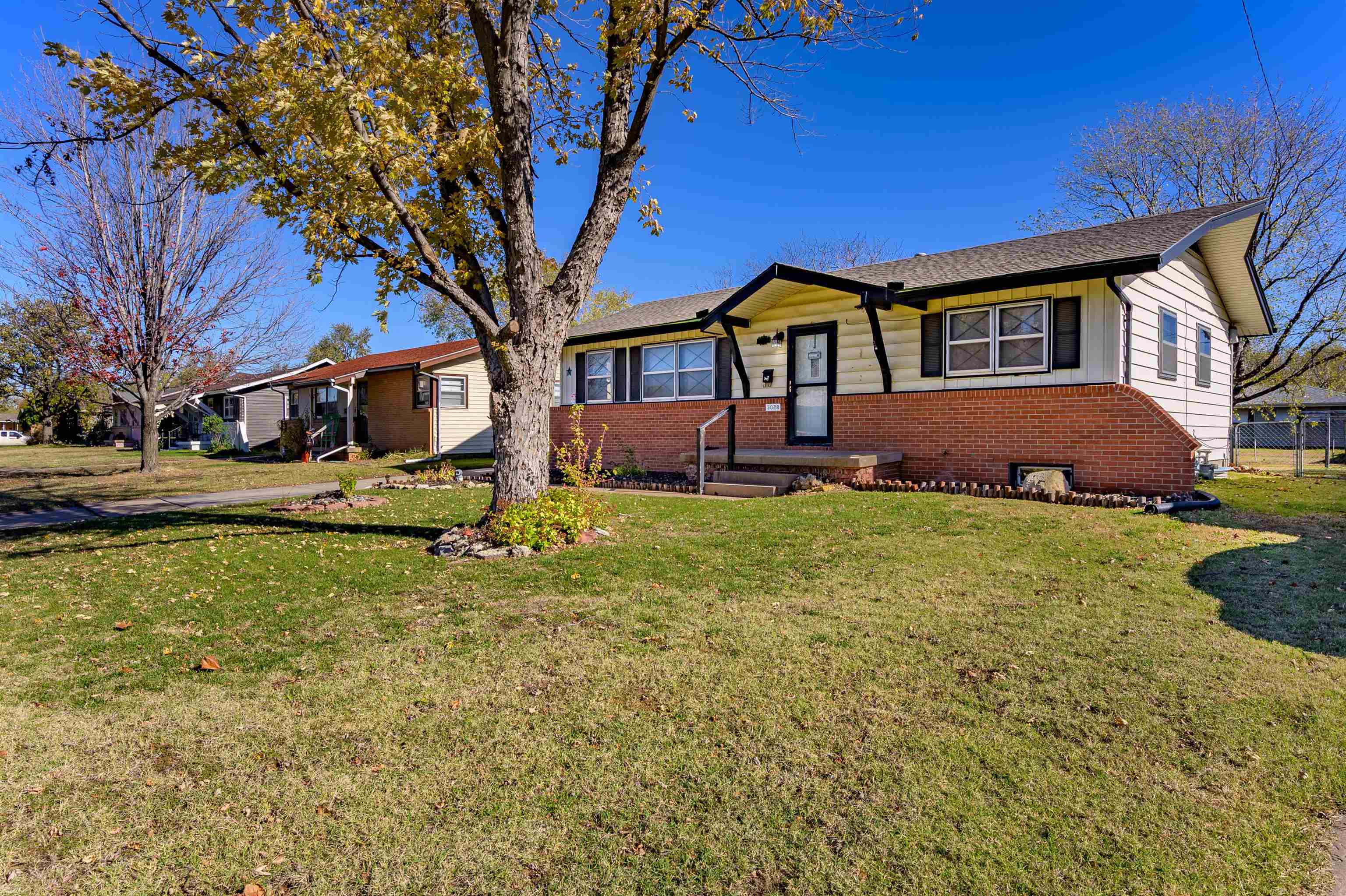 Property Photo:  3028 S Bennett Ave  KS 67217 