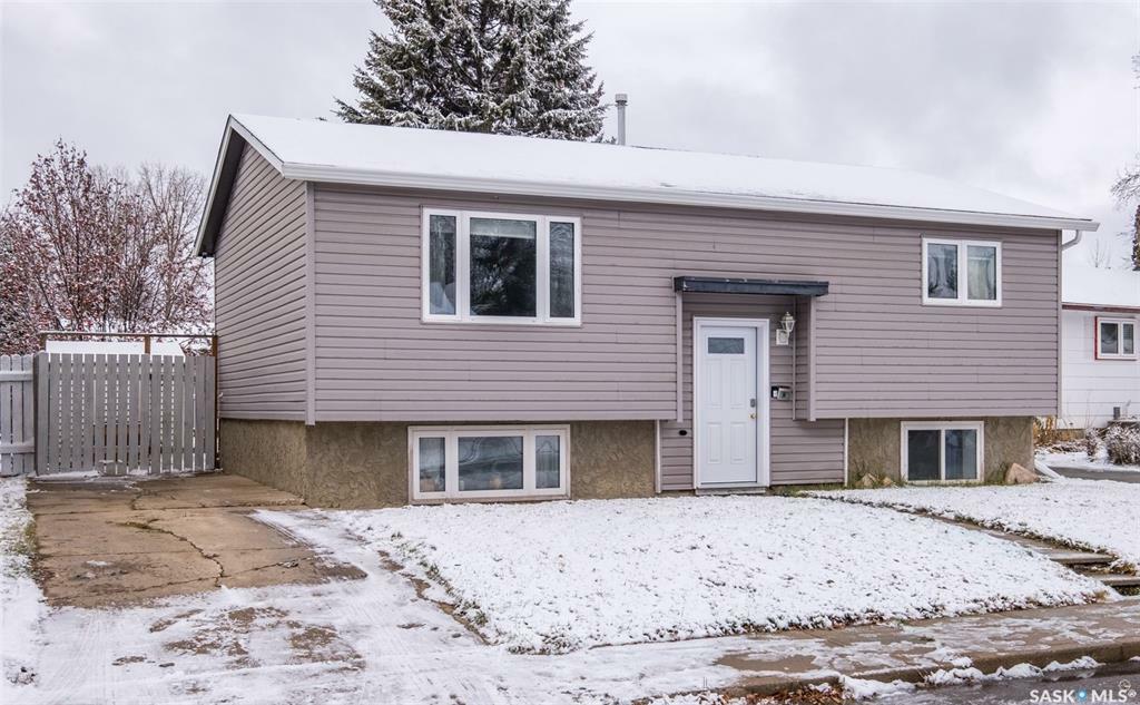 56 Kemp Crescent  Prince Albert SK S6V 6H1 photo