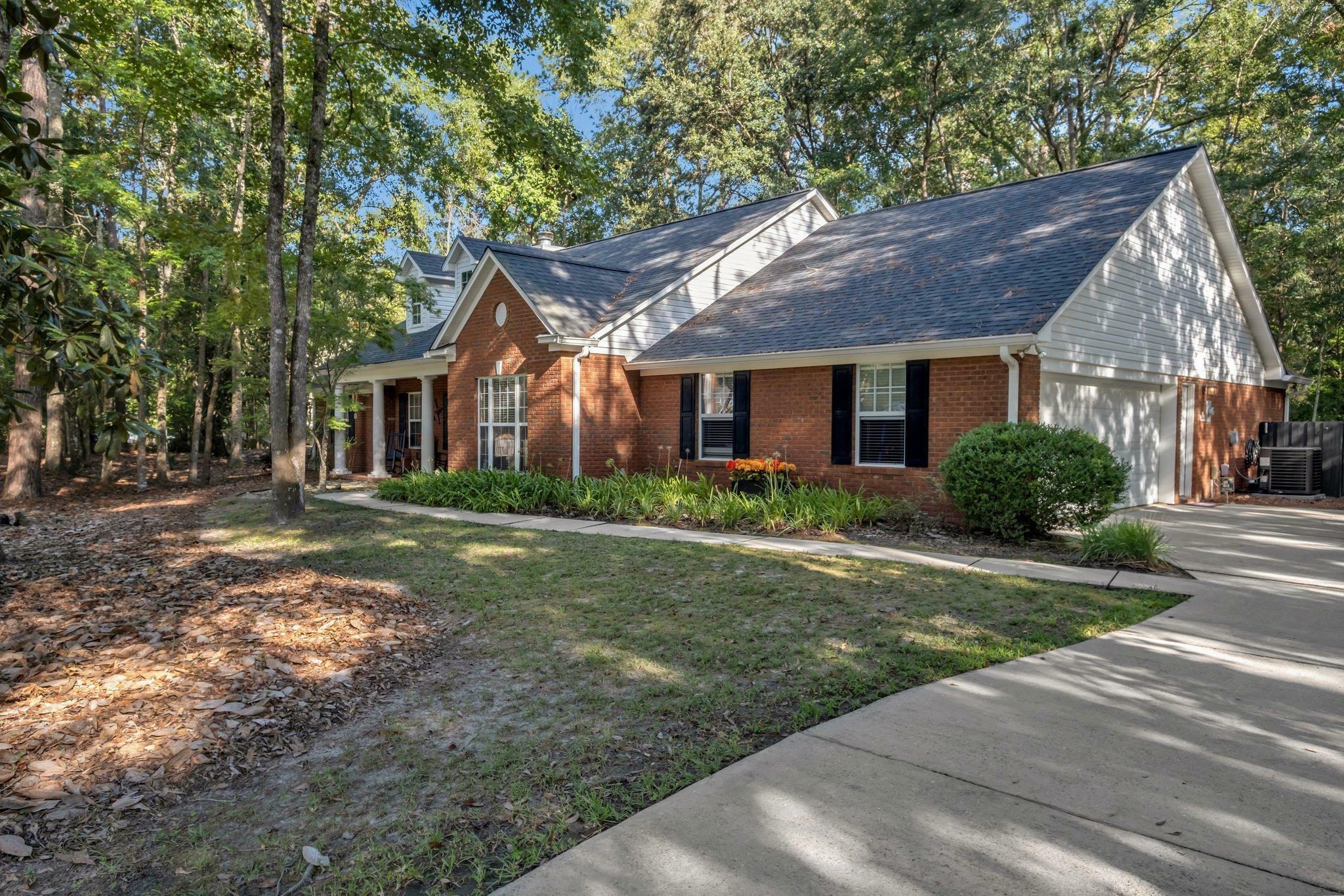 Property Photo:  4996 Branded Oaks Court  FL 32311 