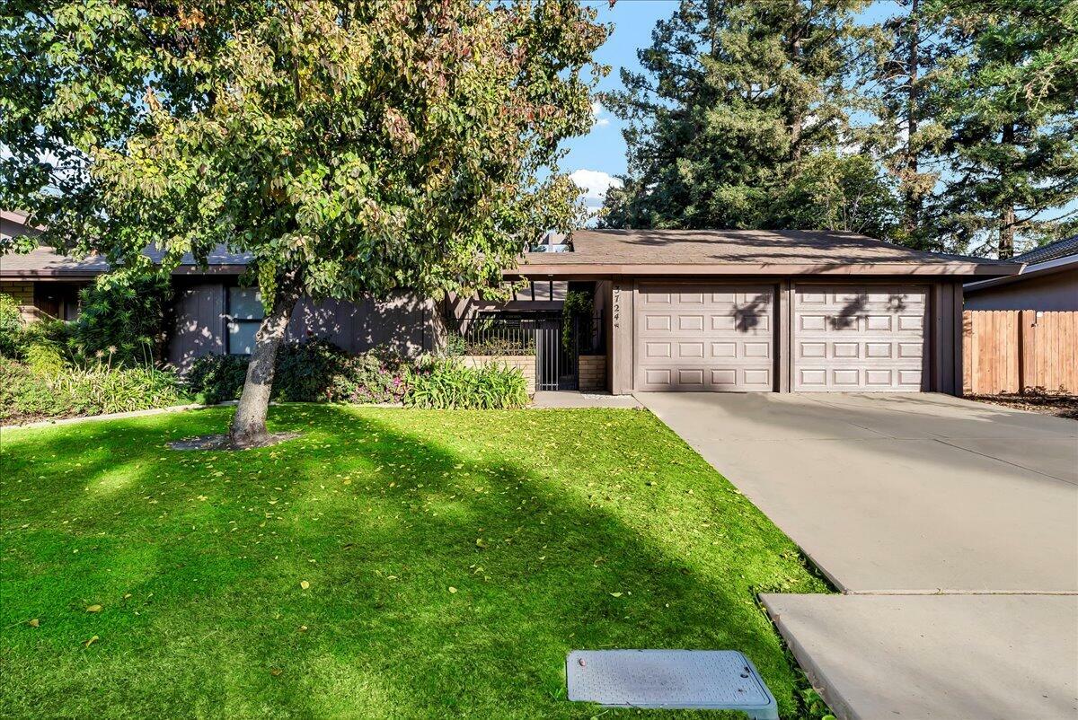 Property Photo:  3724 W Mill Creek Drive  CA 93277 