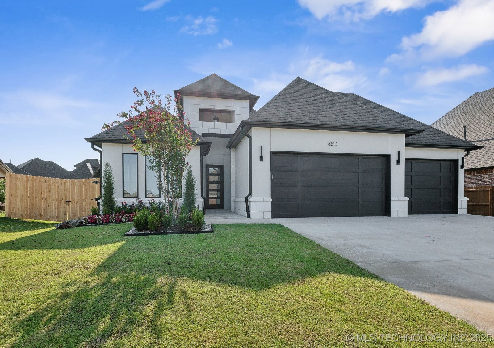 Property Photo:  6513 S Hemlock Avenue  OK 74011 