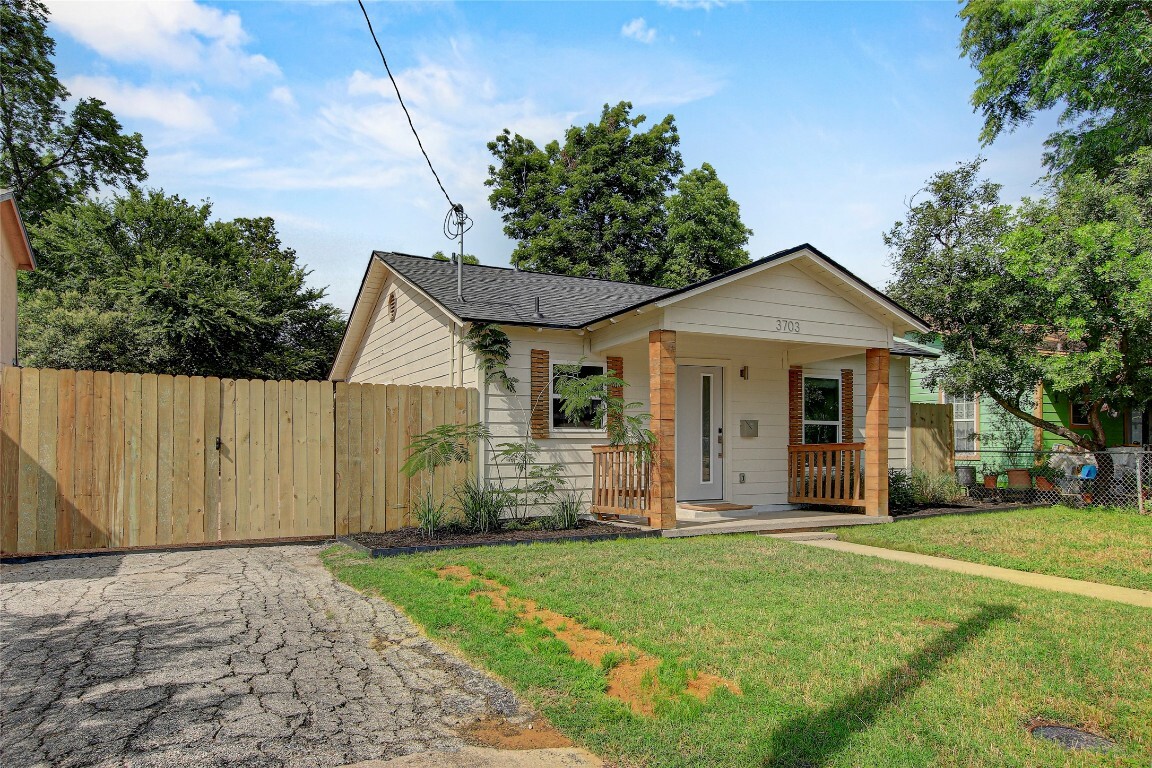 Property Photo:  3703 Thompson Street  TX 78702 