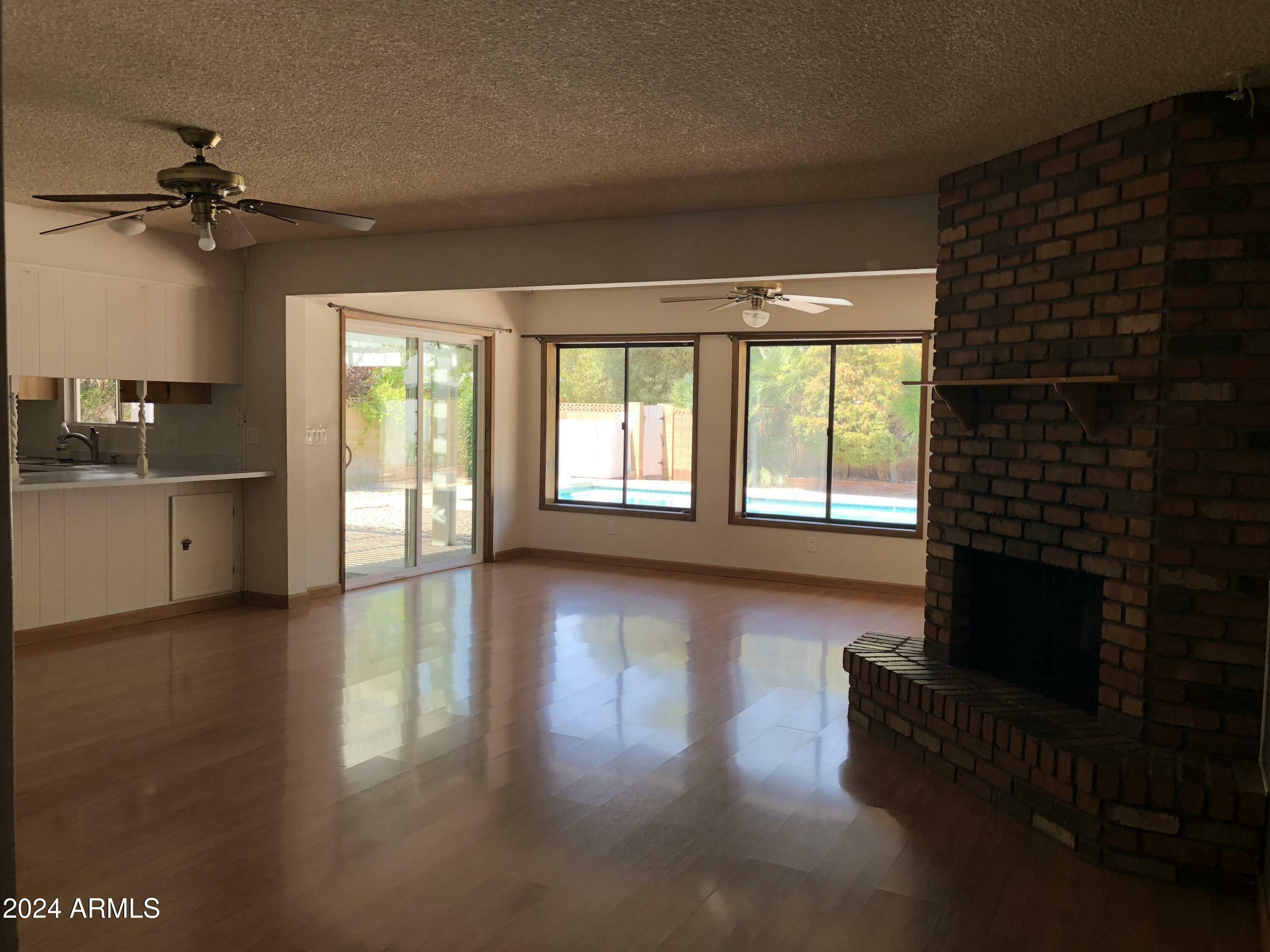 Property Photo:  320 E Ellis Drive  AZ 85282 