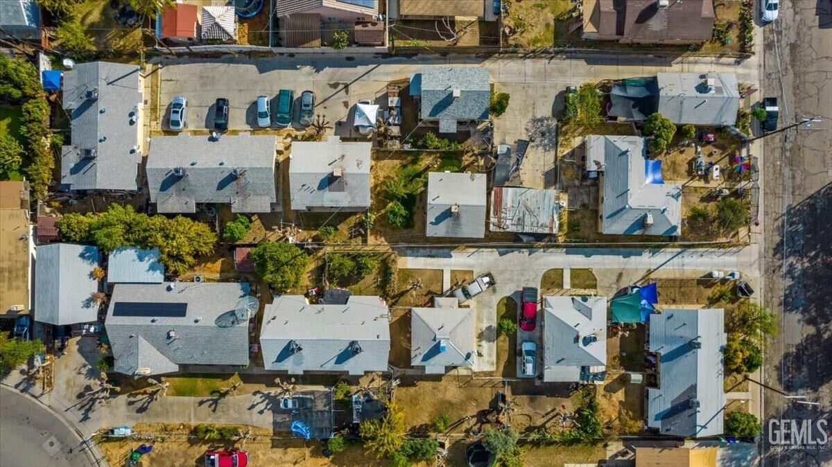 Property Photo:  294 Langford Avenue  CA 93203 