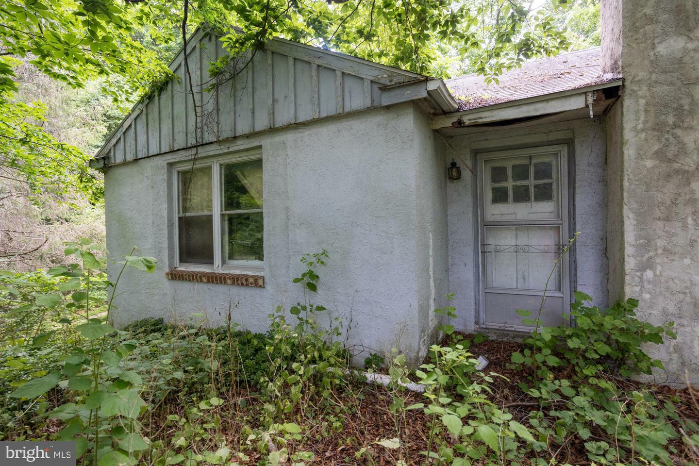 Property Photo:  1429 S Whitford Road  PA 19380 