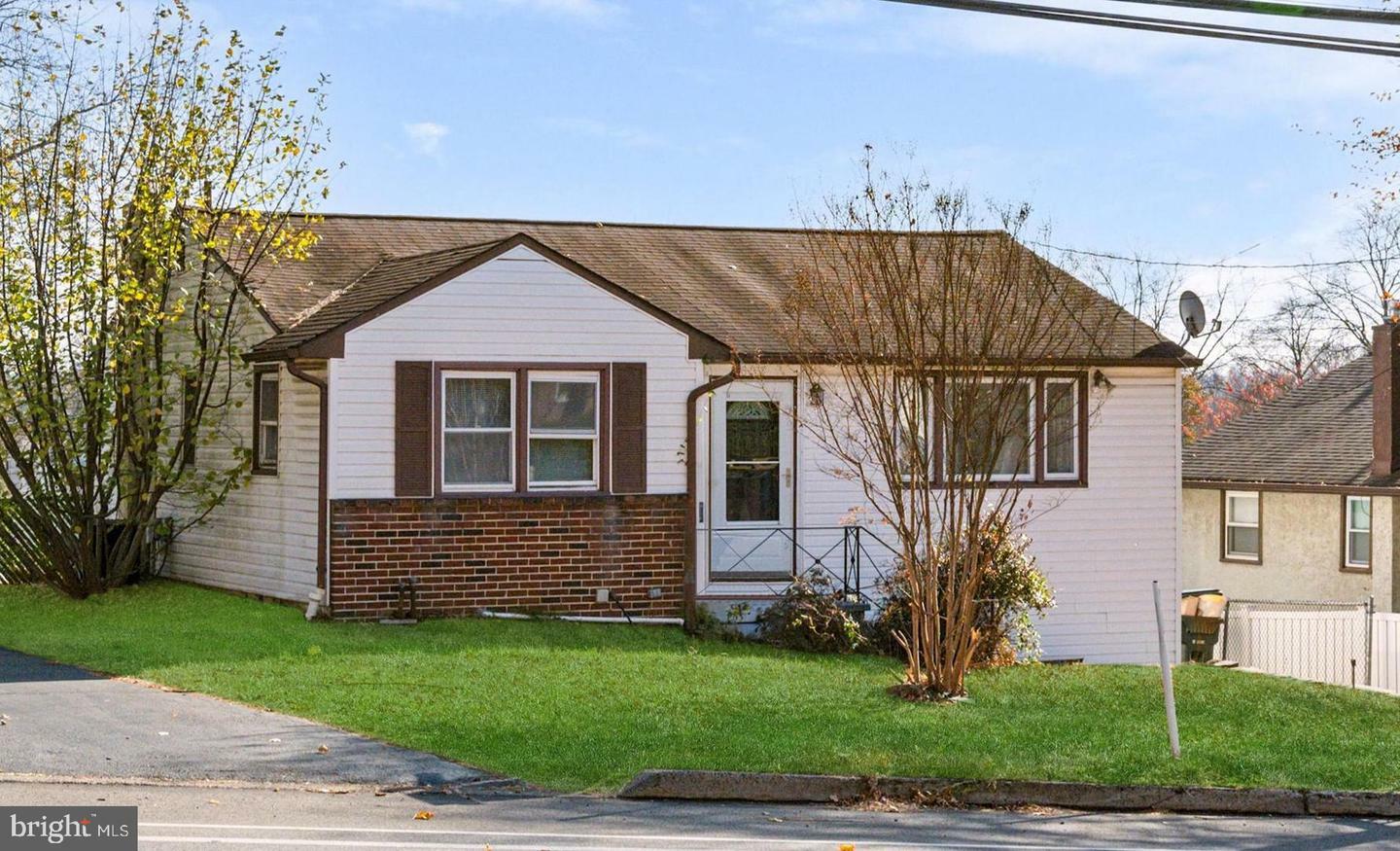 Property Photo:  1607 Fitzwatertown Road  PA 19090 