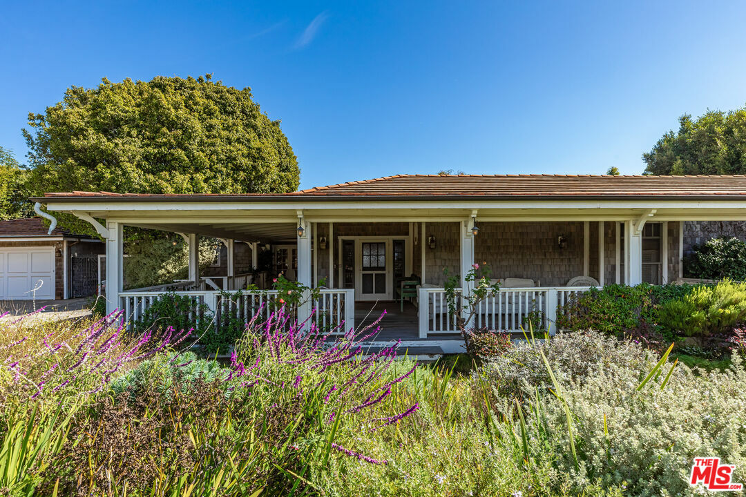 Property Photo: 1580 San Remo Dr CA 90272