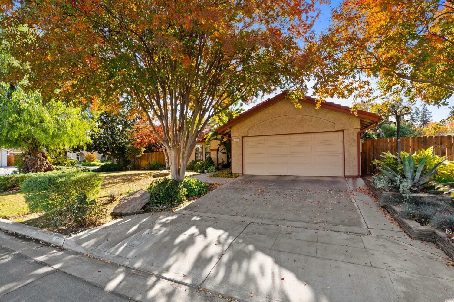 Property Photo:  4155 W Robinson Avenue  CA 93722 