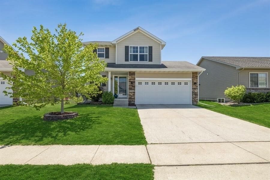 Property Photo:  9530 Red Sunset Court  IA 50266 