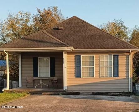 Property Photo:  2120 Chipman St  TN 37917 