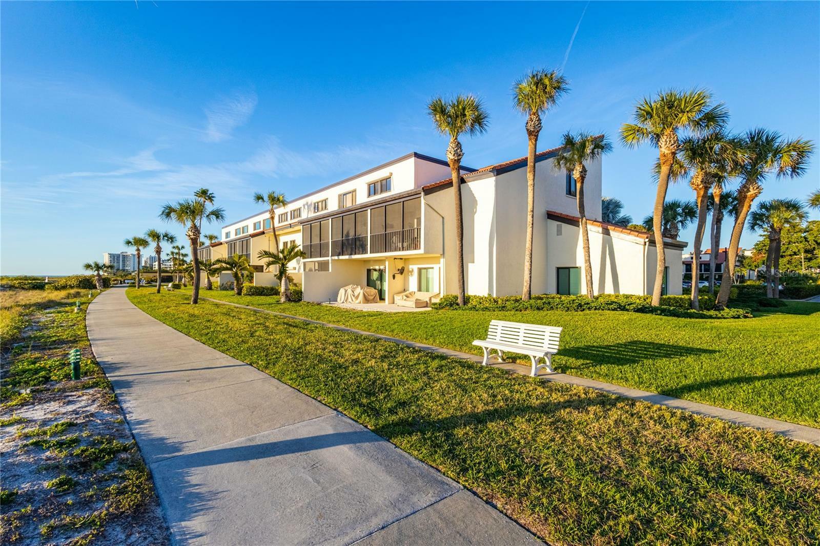 Property Photo:  2089 Gulf Of Mexico Drive G1-203  FL 34228 