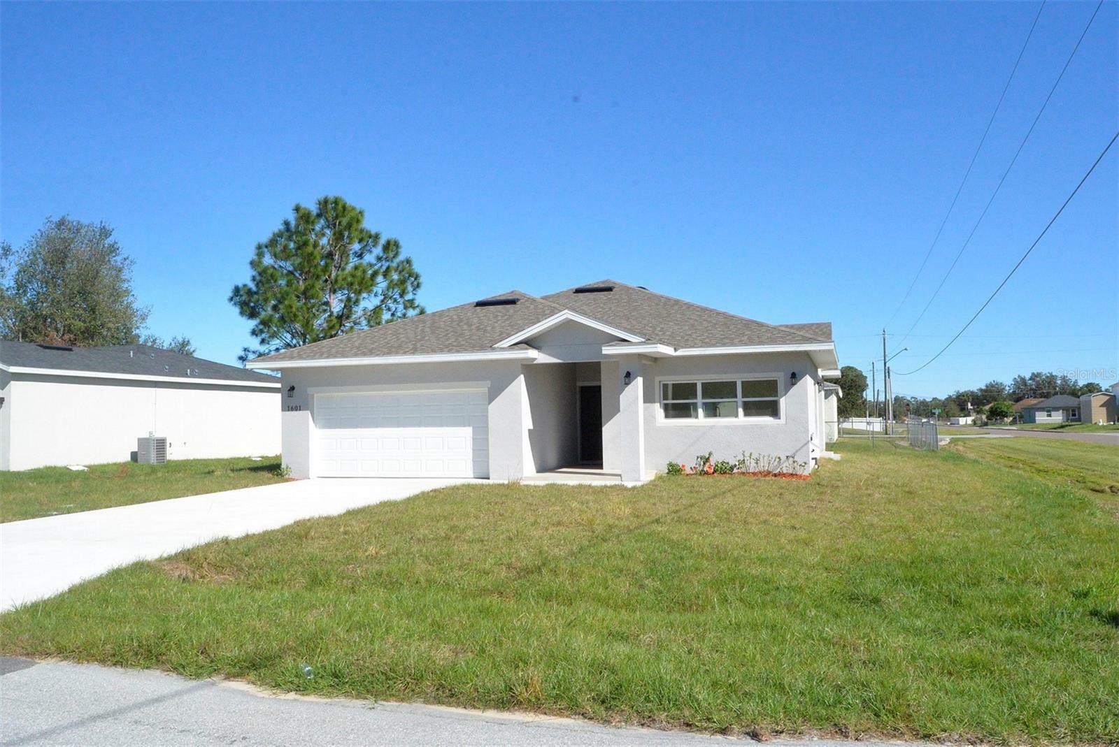 Property Photo:  1601 Tench Court  FL 34759 