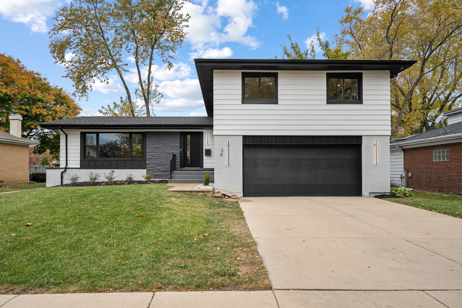 Property Photo:  34 N Evanston Avenue  IL 60004 