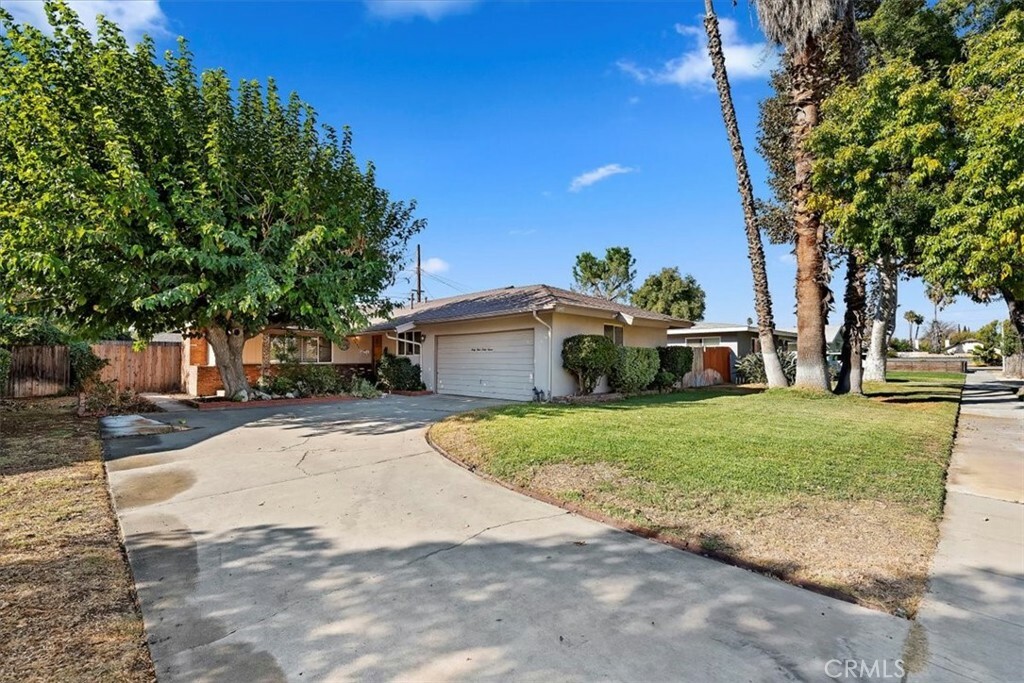 Property Photo:  6447 Juanro Way  CA 92504 