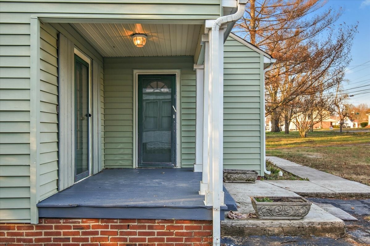 Property Photo:  604 S Brittain St  TN 37160 